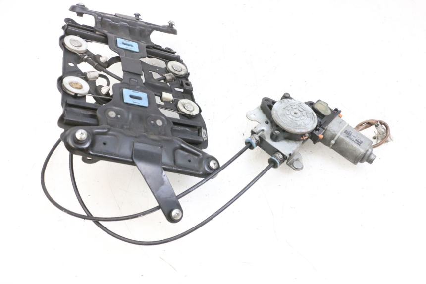 photo de MOTEUR BULLE SUZUKI BURGMAN 650 (2013 - 2020)