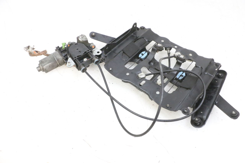 photo de MOTEUR BULLE SUZUKI BURGMAN 650 (2013 - 2020)