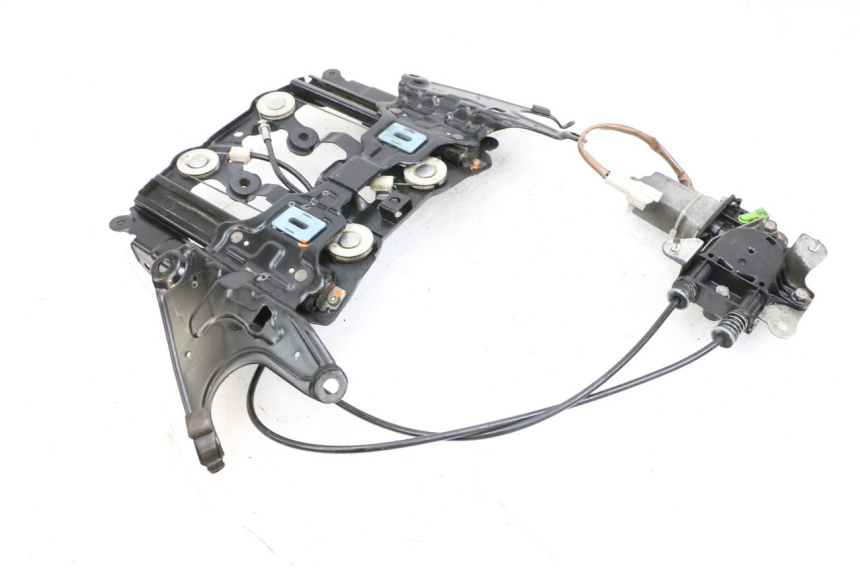 photo de MOTEUR BULLE SUZUKI BURGMAN EXECUTIVE ABS 650 (2006 - 2012) - Vue produit