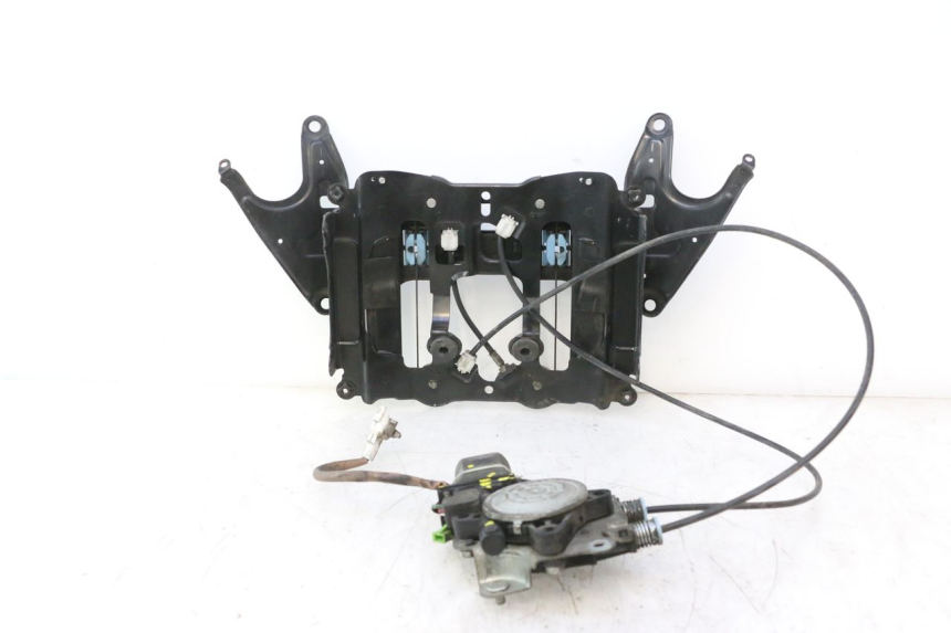 photo de MOTEUR BULLE SUZUKI BURGMAN EXECUTIVE ABS 650 (2006 - 2012) - État de surface