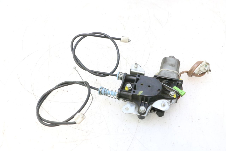 photo de MOTEUR BULLE SUZUKI BURGMAN EXECUTIVE ABS 650 (2006 - 2012) - Vue d’ensemble