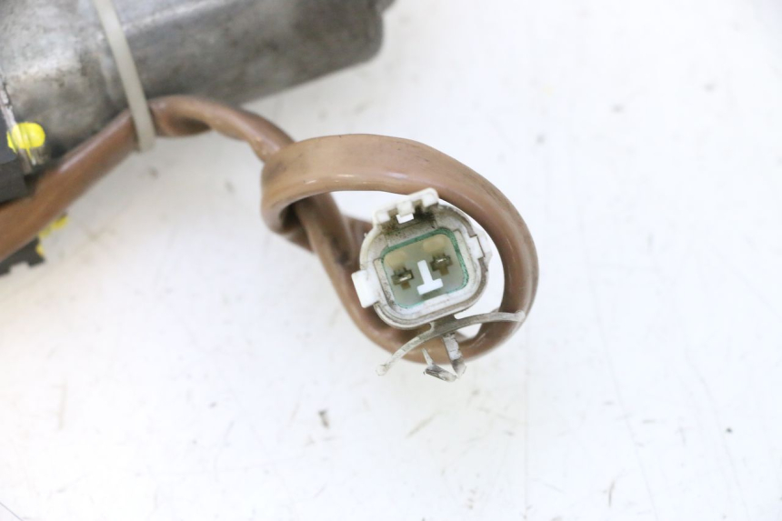 photo de MOTEUR BULLE SUZUKI BURGMAN EXECUTIVE ABS 650 (2006 - 2012) - Points de fixation
