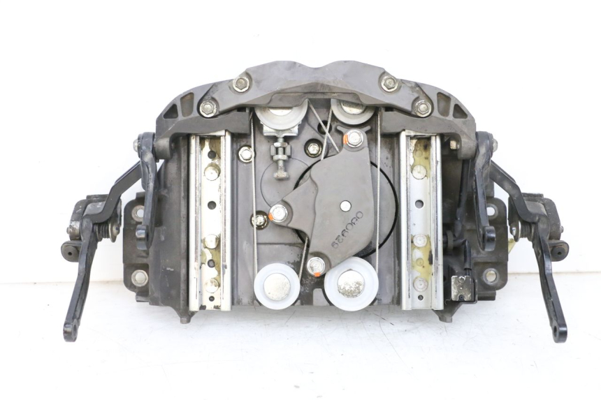 photo de MOTEUR BULLE YAMAHA FJR ABS 1300 (2006 - 2012) - Détail de la pièce