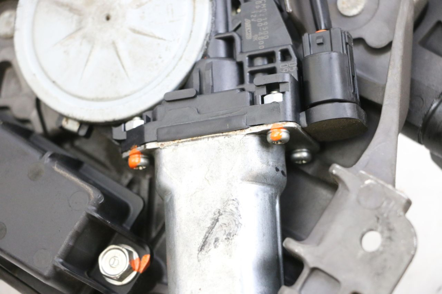 photo de MOTEUR BULLE YAMAHA FJR ABS 1300 (2006 - 2012) - Photo complémentaire