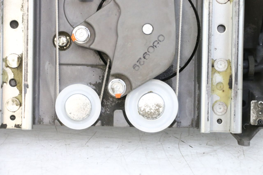 photo de MOTEUR BULLE YAMAHA FJR ABS 1300 (2006 - 2012) - Zoom état d’usage