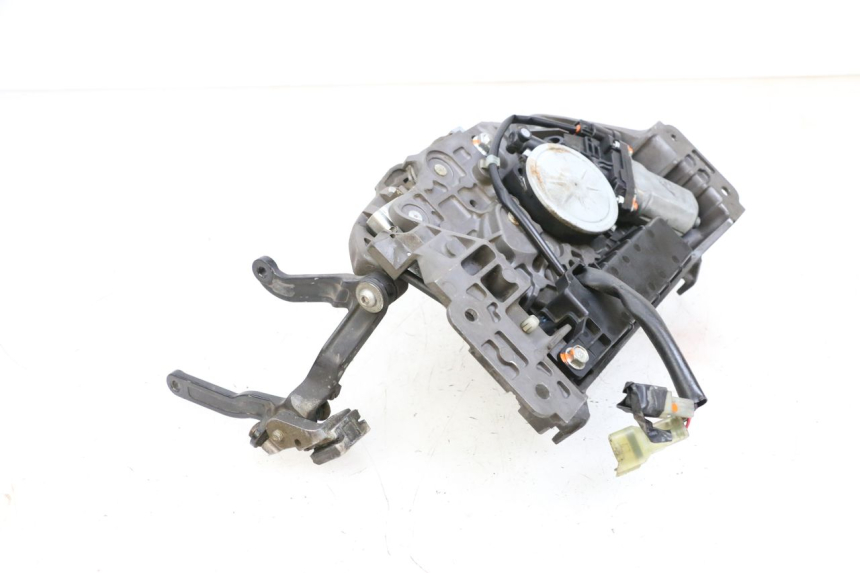 photo de MOTEUR BULLE YAMAHA FJR ABS 1300 (2006 - 2012) - Marquages et références