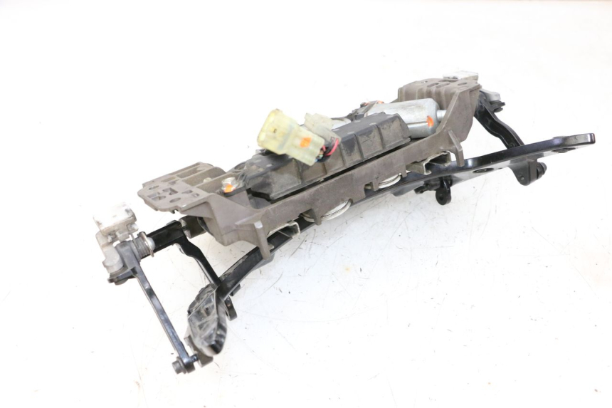 photo de MOTEUR BULLE YAMAHA FJR ABS 1300 (2006 - 2012) - Autre angle de vue