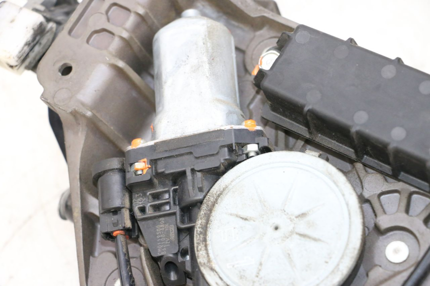 photo de MOTEUR BULLE YAMAHA FJR ABS 1300 (2006 - 2012) - Vue d’ensemble