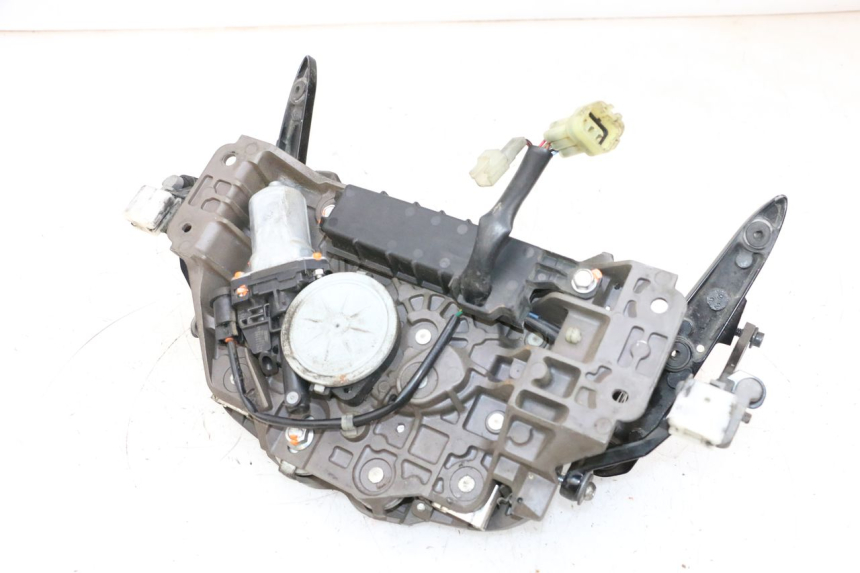 photo de MOTEUR BULLE YAMAHA FJR ABS 1300 (2006 - 2012) - Points de fixation