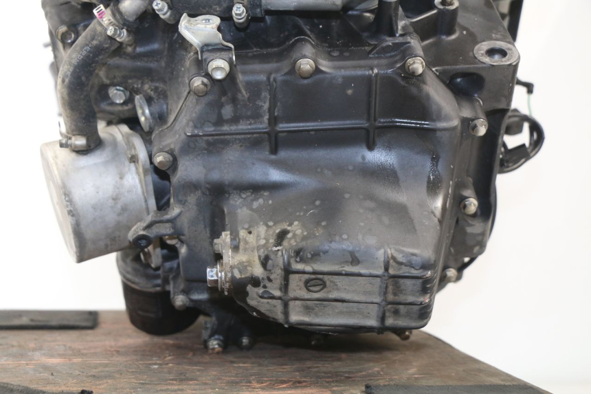 photo de MOTEUR HONDA CBR RR FIREBLADE 1000 (2006 - 2007) - Gros plan technique