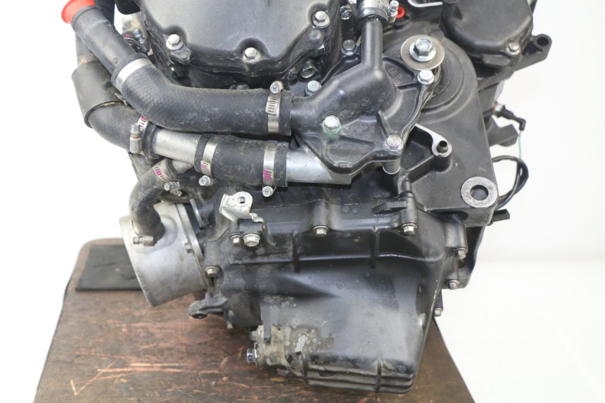 photo de MOTEUR HONDA CBR RR FIREBLADE 1000 (2006 - 2007) - Vue d’ensemble