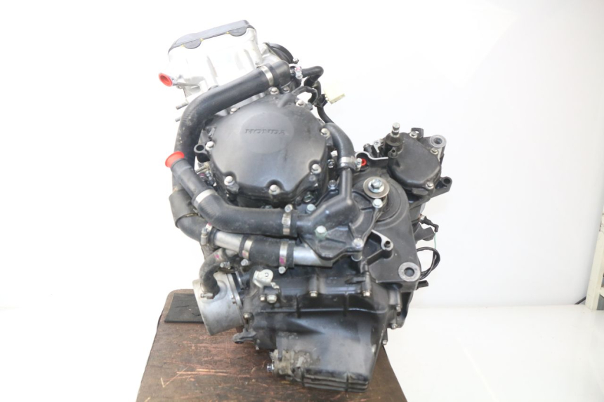 photo de MOTEUR HONDA CBR RR FIREBLADE 1000 (2006 - 2007) - État de surface