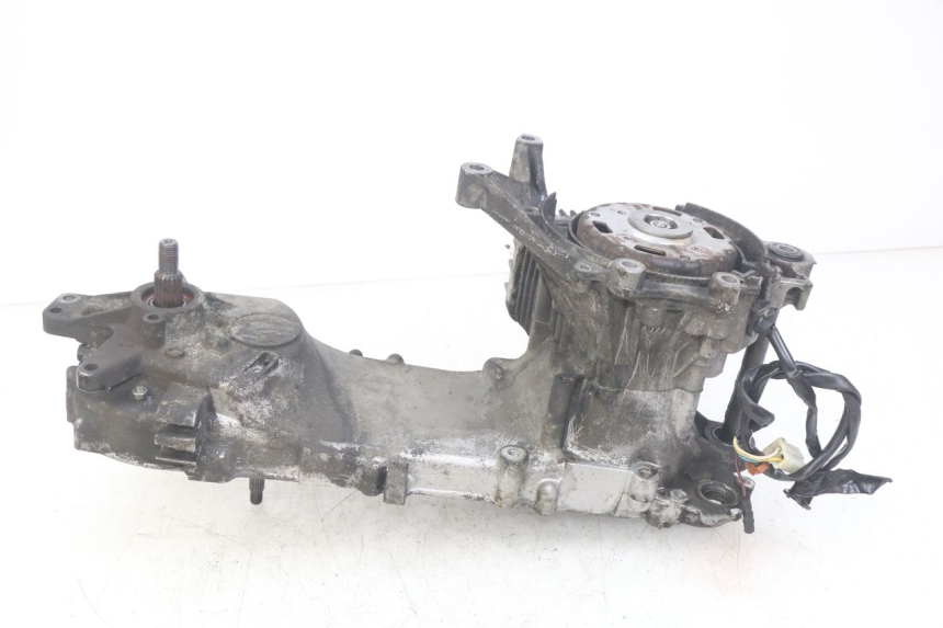 photo de MOTEUR PEUGEOT ELYSTAR 50 (2002 - 2014) - Autre angle de vue
