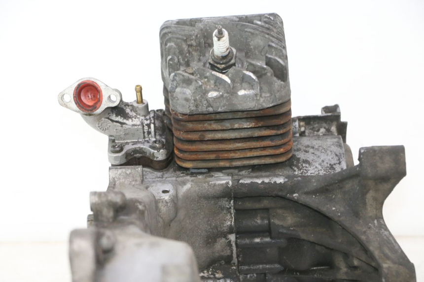 photo de MOTEUR PEUGEOT ELYSTAR 50 (2002 - 2014) - État de surface