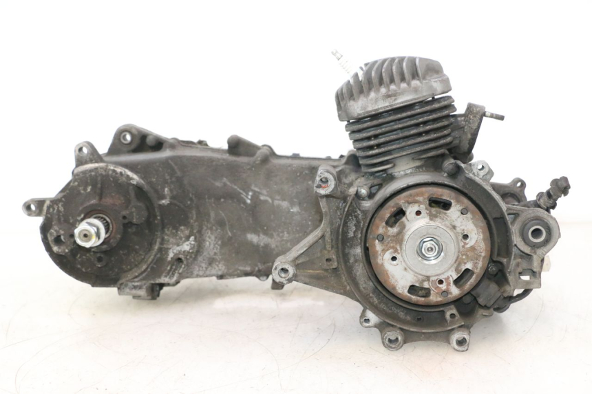 photo de MOTEUR PEUGEOT ELYSTAR 50 (2002 - 2014) - Vue rapprochée