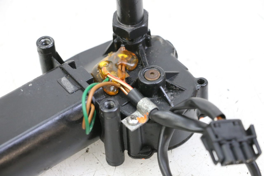 photo de MOTEUR ESSUIE GLACE BMW C1 125 (2000 - 2003)