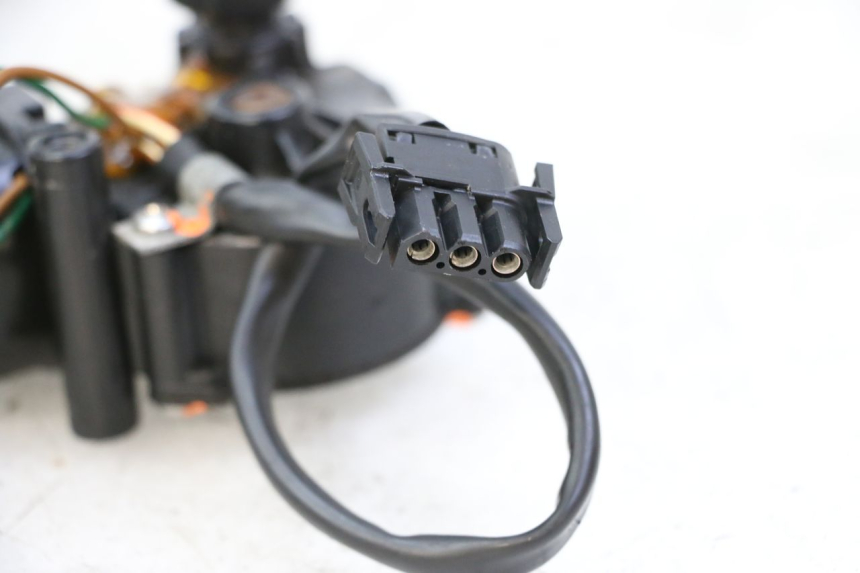photo de MOTEUR ESSUIE GLACE BMW C1 125 (2000 - 2003)