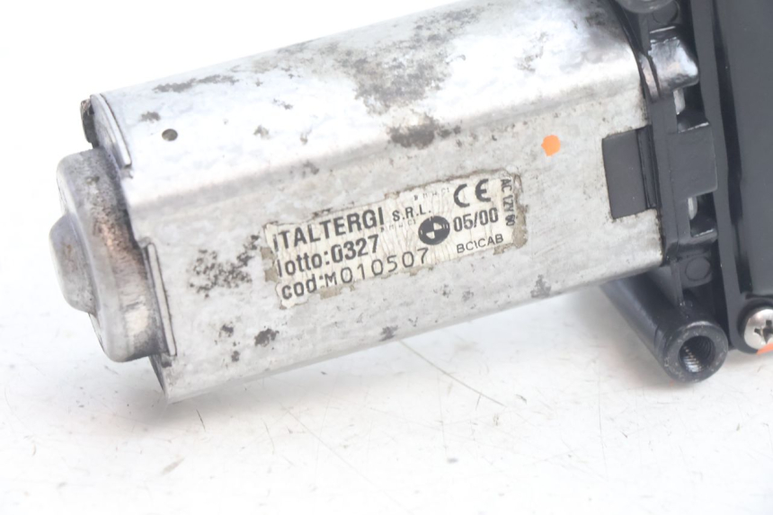 photo de MOTEUR ESSUIE GLACE BMW C1 125 (2000 - 2003) - Points de fixation