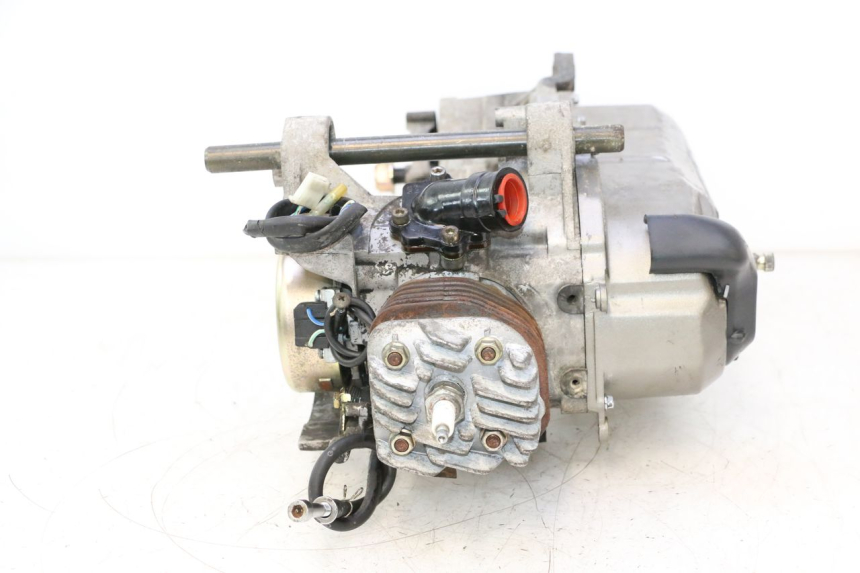 photo de MOTEUR KEEWAY F-ACT NAKED 50 (2009 - 2014) - Vue rapprochée