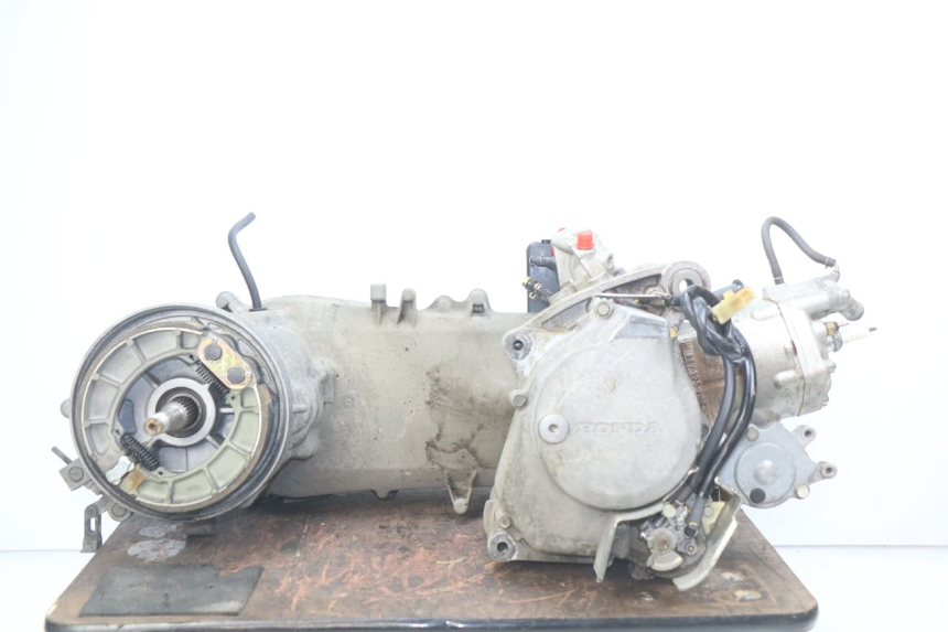 photo de MOTEUR HONDA FES PANTHEON 2T 125 (1998 - 2002)