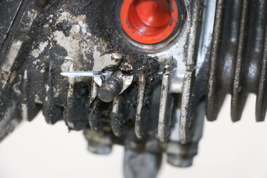 photo de MOTEUR PIAGGIO FLY 4T 50 (2013 - 2017) - État de surface