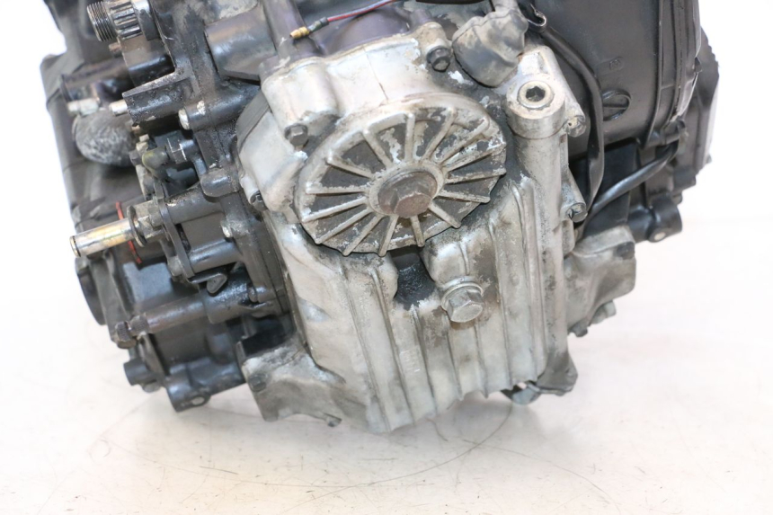 photo de MOTEUR KAWASAKI GPX F ZX750F 750 (1986 - 1990) - Autre angle de vue