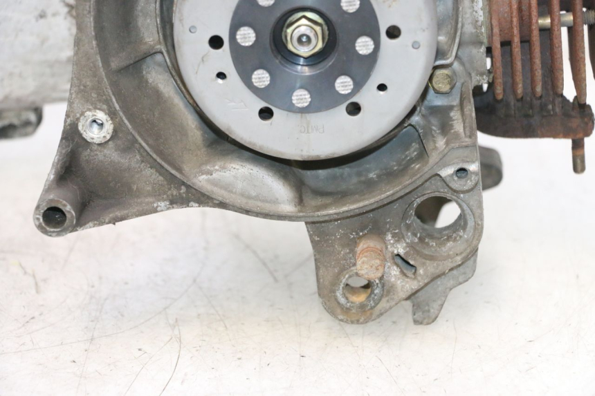 photo de MOTEUR PEUGEOT KISBEE 2T 50 (2010 - 2017) - Angle alternatif