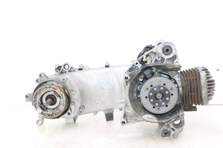 photo de MOTEUR PEUGEOT KISBEE 2T 50 (2010 - 2017) - Zoom composants