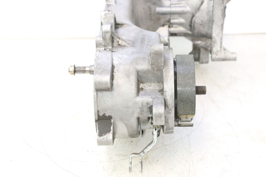 photo de MOTEUR PEUGEOT KISBEE 2T 50 (2010 - 2017) - Angle alternatif