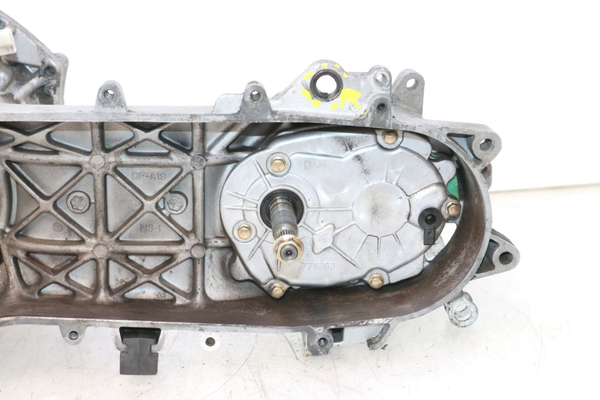 photo de MOTEUR PEUGEOT KISBEE 2T 50 (2010 - 2017) - Autre angle de vue