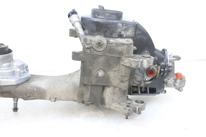 photo de MOTEUR PEUGEOT KISBEE 4T 50 (2010 - 2017) - Autre angle de vue