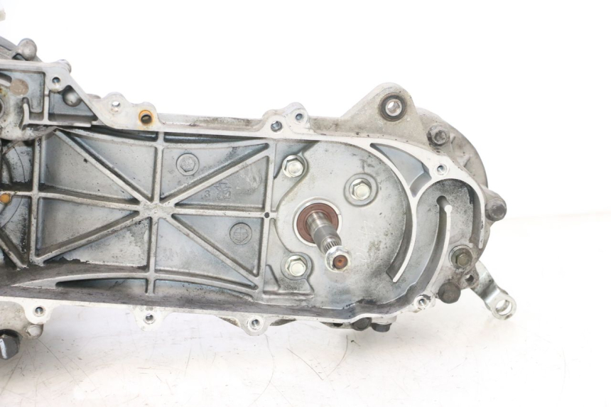 photo de MOTEUR PEUGEOT KISBEE 4T 50 (2023 - 2026) - Autre angle de vue