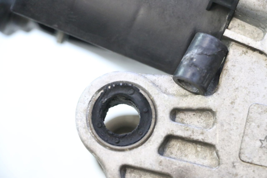 photo de MOTEUR PEUGEOT KISBEE 4T 50 (2023 - 2026) - Points de fixation
