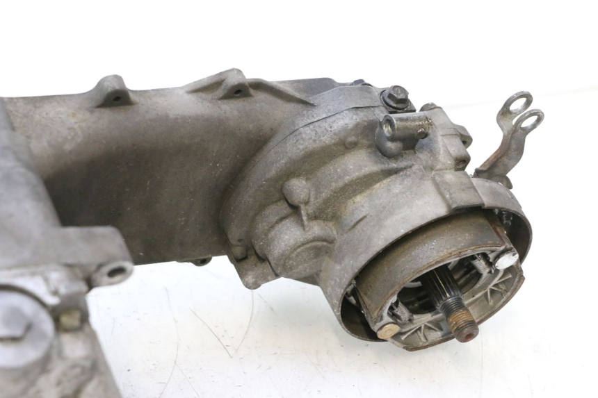 photo de MOTEUR PEUGEOT KISBEE 4T 50 (2010 - 2017) - Gros plan technique