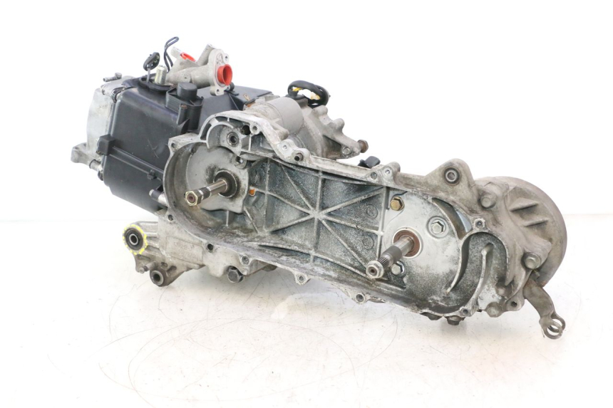 photo de MOTEUR PEUGEOT KISBEE 4T 50 (2018 - 2022) - Angle alternatif