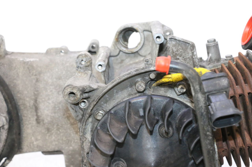 photo de MOTEUR PIAGGIO LIBERTY 125 (1998 - 2008) - Vue rapprochée