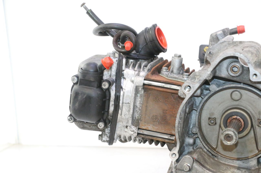 photo de MOTEUR PIAGGIO LIBERTY 125 (1998 - 2008) - Gros plan technique