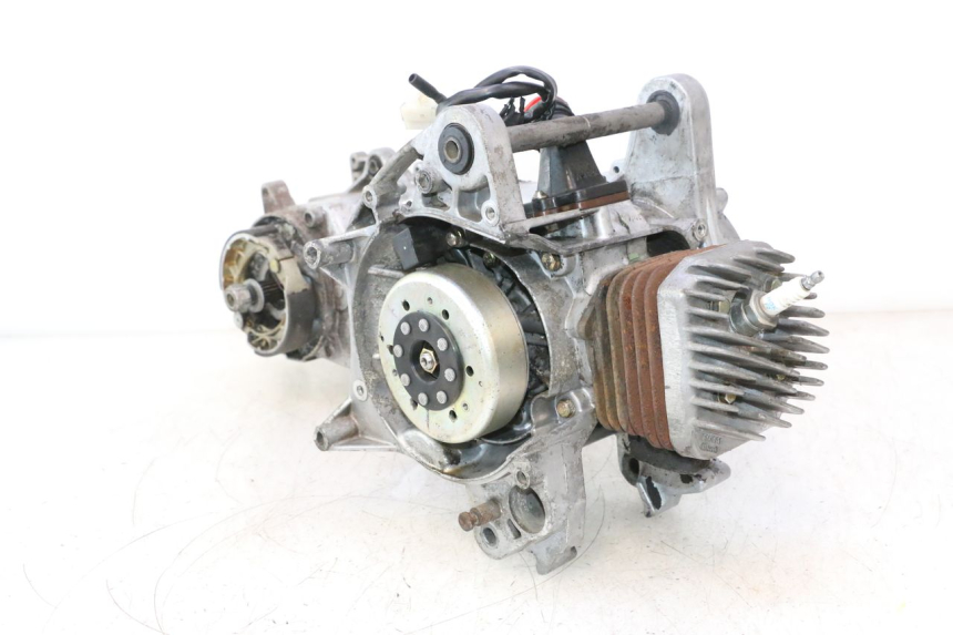 photo de MOTEUR PEUGEOT LUDIX PRO 2T 50 (2010 - 2017) - Aperçu profil