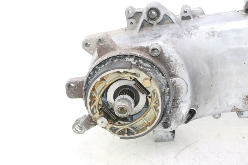 photo de MOTEUR PEUGEOT LUDIX PRO 2T 50 (2010 - 2017) - Gros plan technique