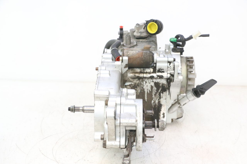 photo de MOTEUR SYM MIO 50 (2005 - 2010) - Angle alternatif