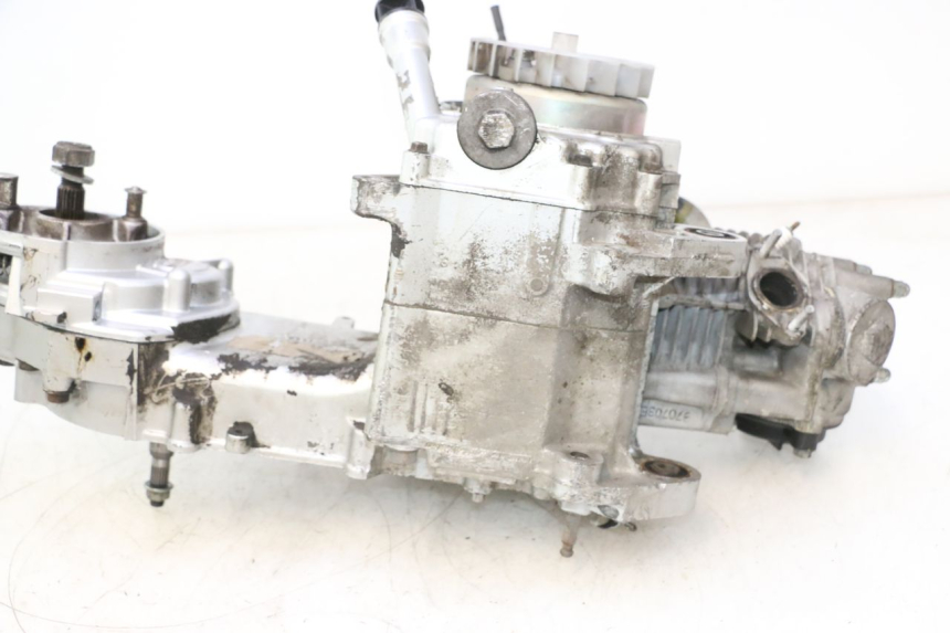 photo de MOTEUR SYM MIO 50 (2005 - 2010) - Autre angle de vue
