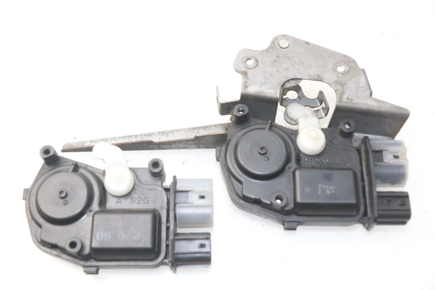 photo de MOTEUR OUVERTURE COFFRE HONDA NSS EX FORZA 250 (2008 - 2009)