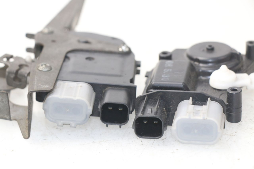 photo de MOTEUR OUVERTURE COFFRE HONDA NSS EX FORZA 250 (2008 - 2009)
