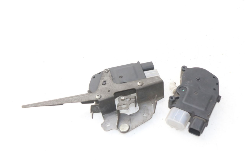 photo de MOTEUR OUVERTURE COFFRE HONDA NSS EX FORZA 250 (2008 - 2009)