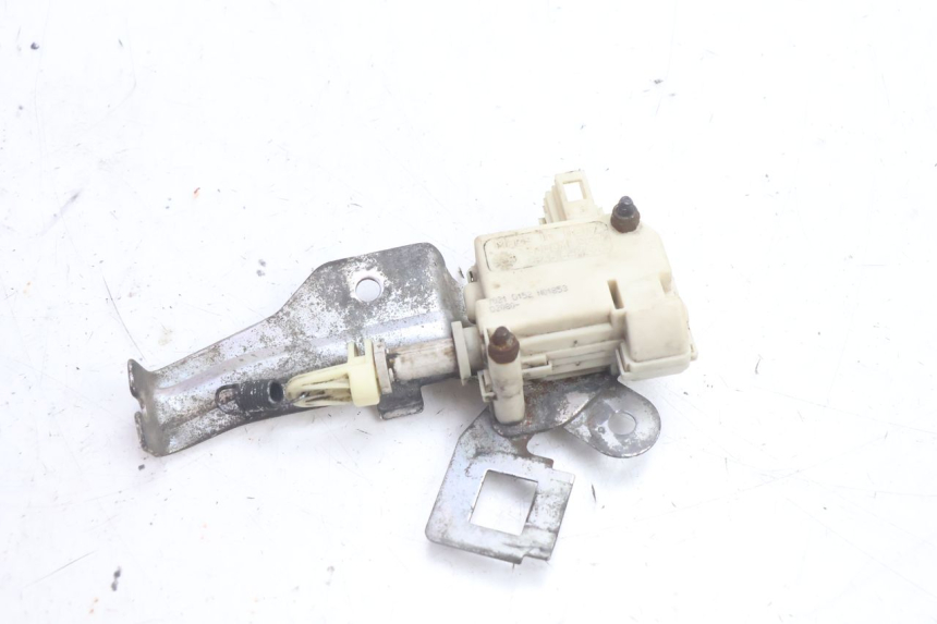 photo de MOTEUR OUVERTURE COFFRE PIAGGIO LIBERTY IGET 4T 50 (2021 - 2025) - Vue principale
