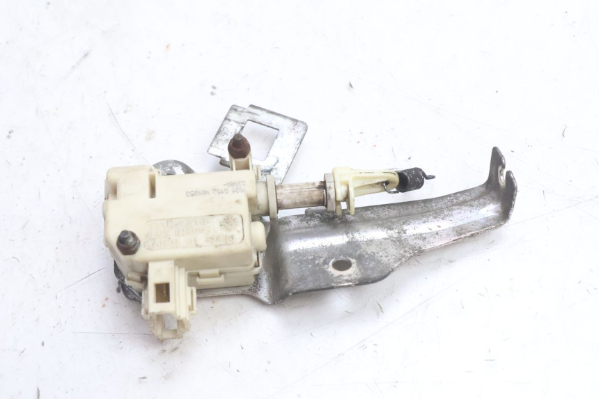 photo de MOTEUR OUVERTURE COFFRE PIAGGIO LIBERTY IGET 4T 50 (2021 - 2025) - Autre angle de vue