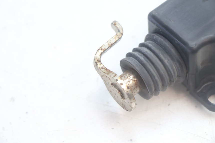 photo de MOTEUR OUVERTURE COFFRE SYM MIO 50 (2005 - 2010) - Zoom état d’usage