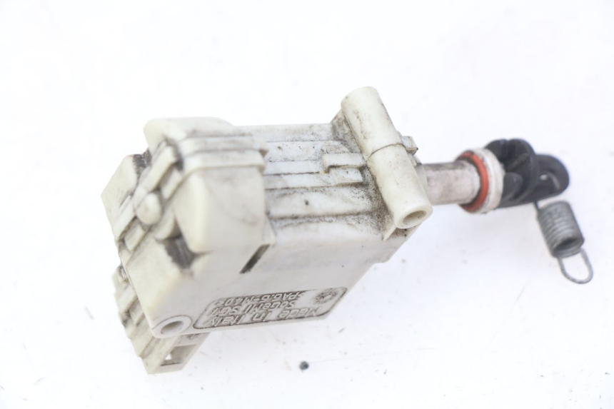 photo de MOTEUR OUVERTURE COFFRE PIAGGIO MP3 LT 300 (2010 - 2016) - Détail de la pièce