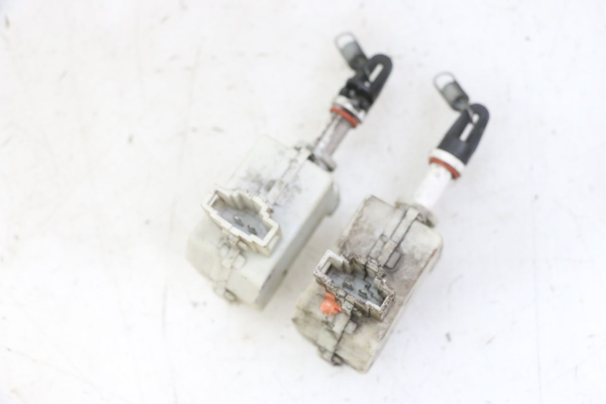 photo de MOTEUR OUVERTURE COFFRE PIAGGIO MP3 LT 300 (2010 - 2016) - Gros plan technique