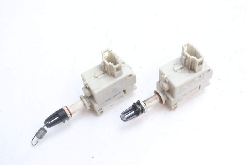 photo de MOTEUR OUVERTURE COFFRE PIAGGIO MP3 LT 300 (2010 - 2016) - Détail de la pièce